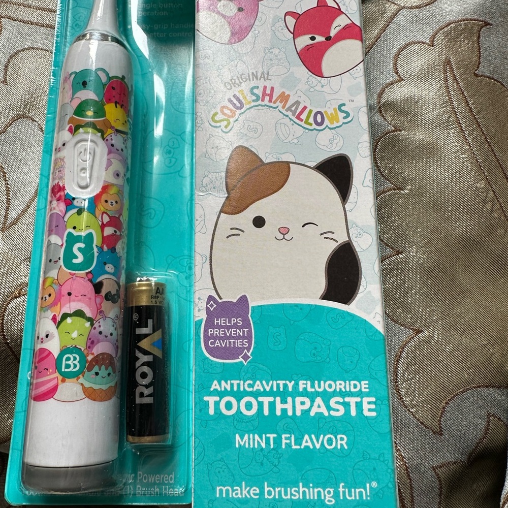 Original Squishmallows electric toothbrush and toothpaste and  floss picks - Picture 9 of 10